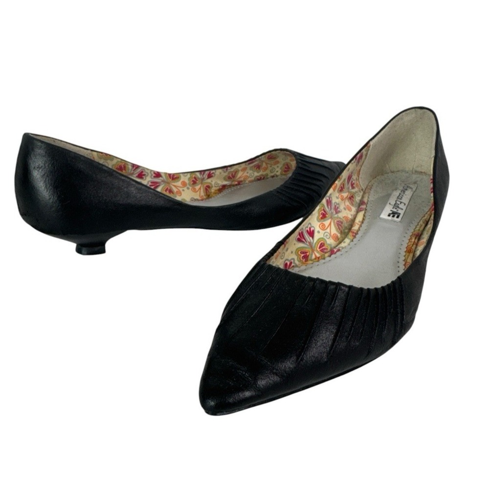 American Eagle Outfitters Women's 9.5 Kitten Heel Pump Pleated Vamp Black